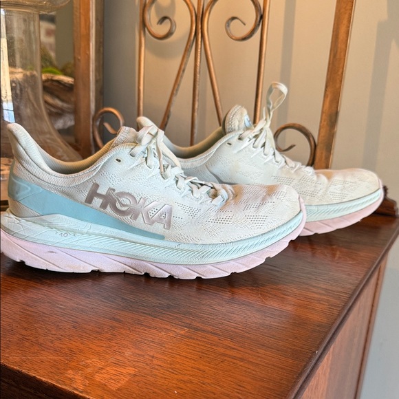 Hoka One One Mach women’s size 8.5 - Picture 3 of 9